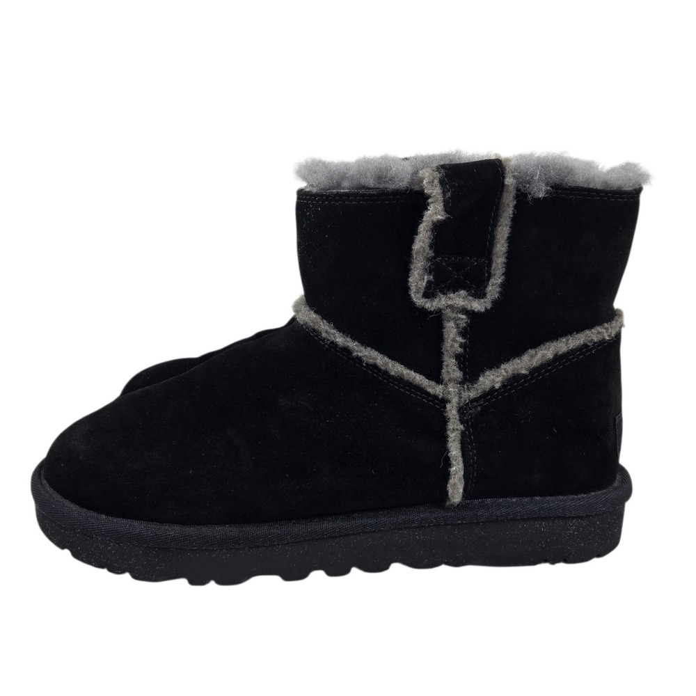 UGG Boots Classic Mini Spill Seam Suede Sheepskin Black Grey Size 6 Winter Ankle